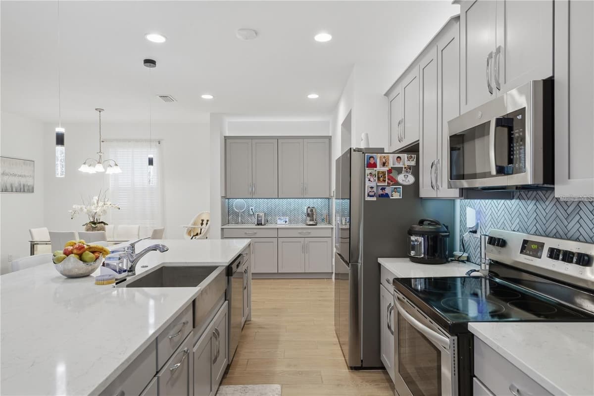 6825 WILSON HAMMOCK AVENUE — photo 3 of 13