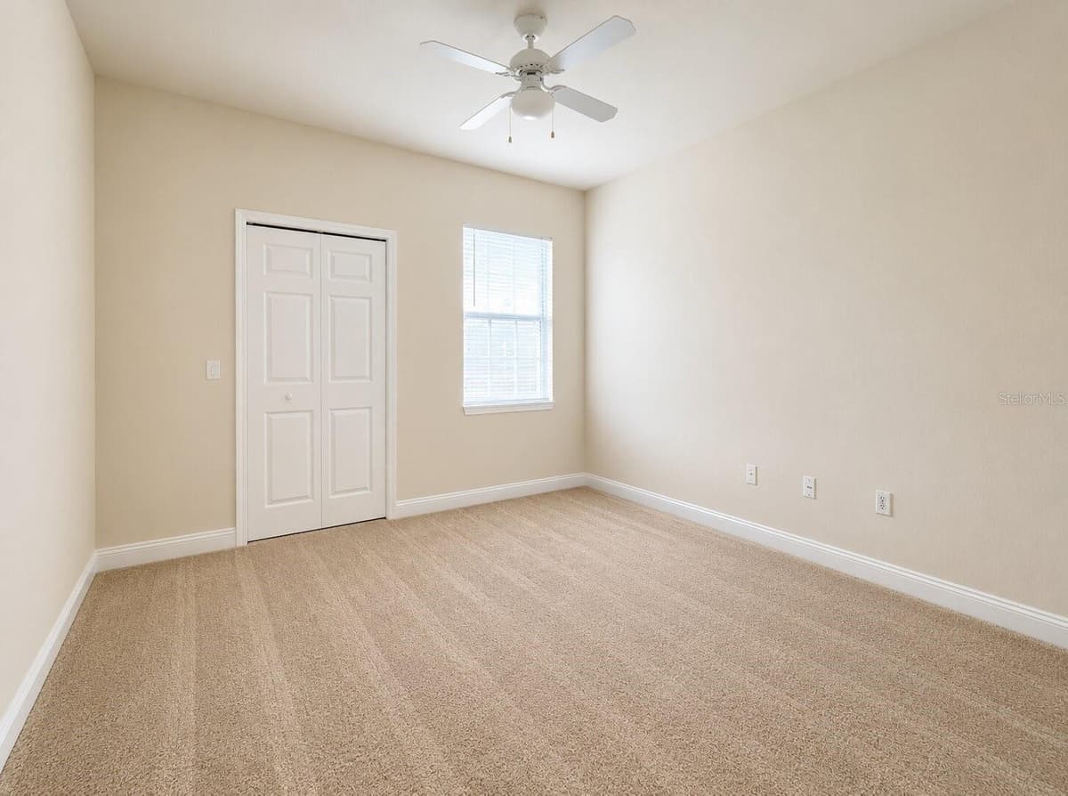 430 SOUTHERN PECAN CIRCLE — photo 5 of 29