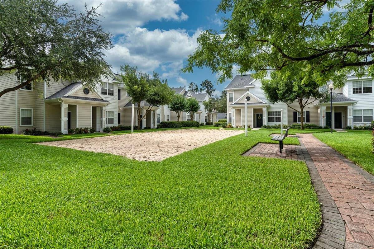 430 SOUTHERN PECAN CIRCLE — photo 11 of 29