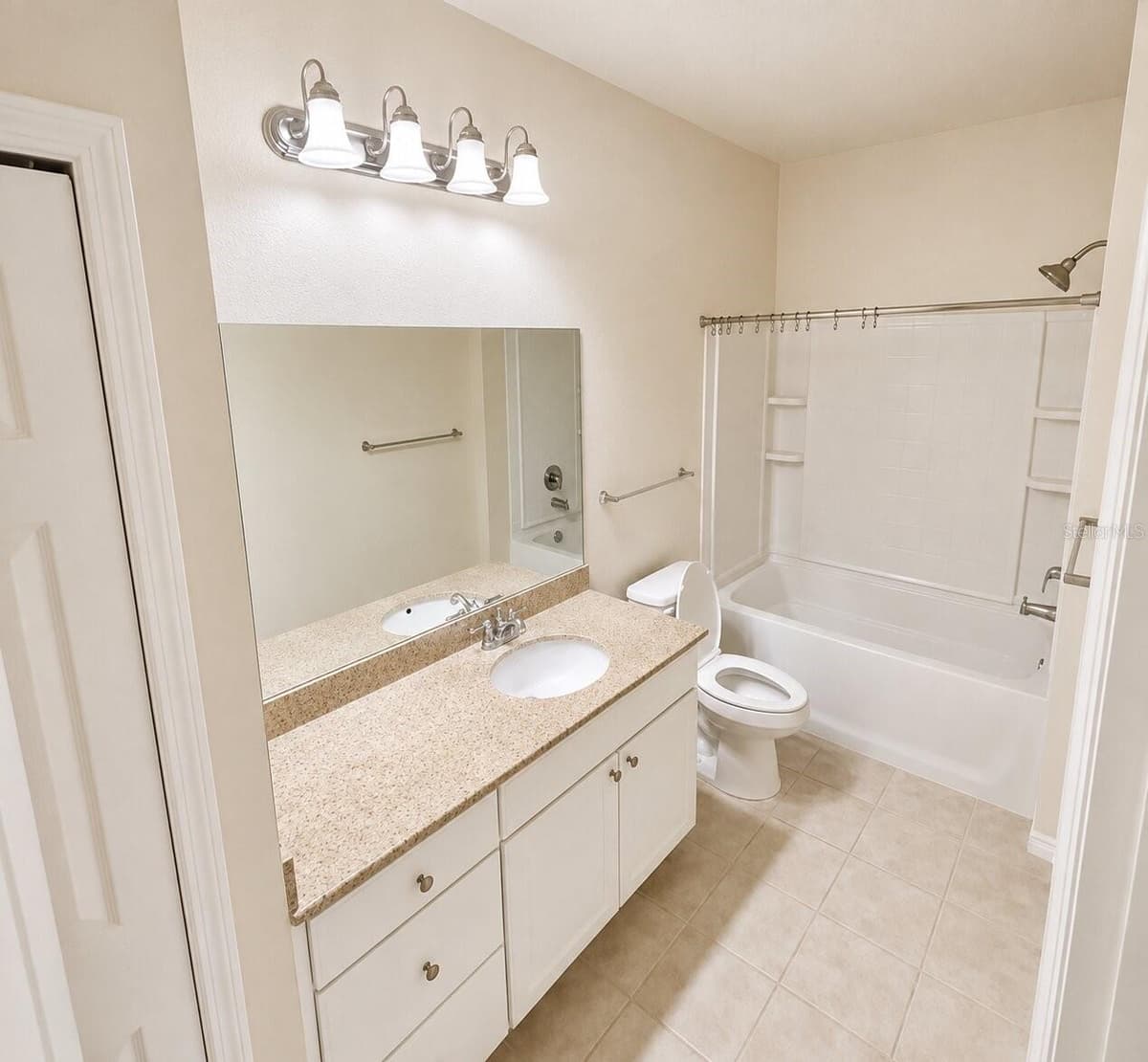 430 SOUTHERN PECAN CIRCLE — photo 6 of 29