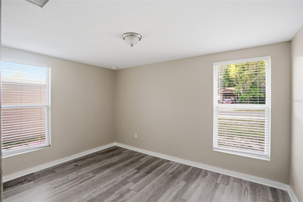 1514 CREST AVENUE — photo 14 of 24