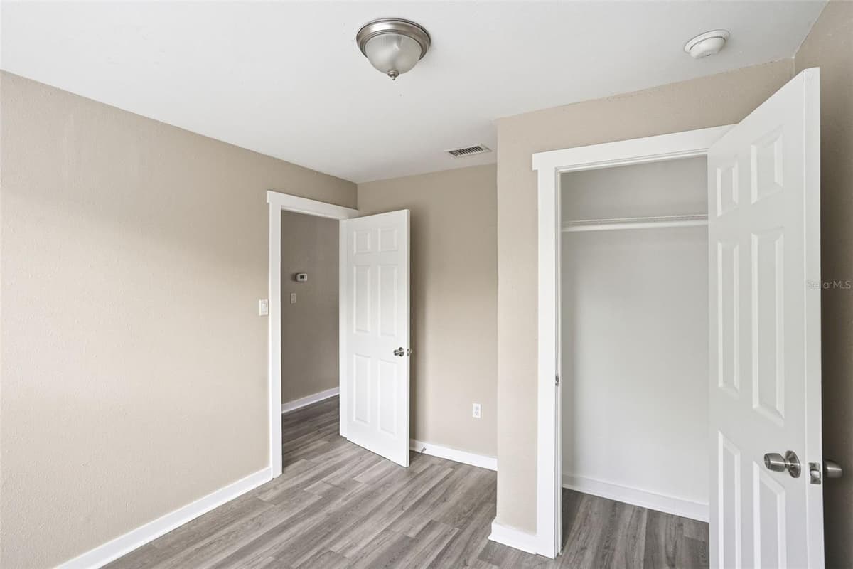 1514 CREST AVENUE — photo 13 of 24