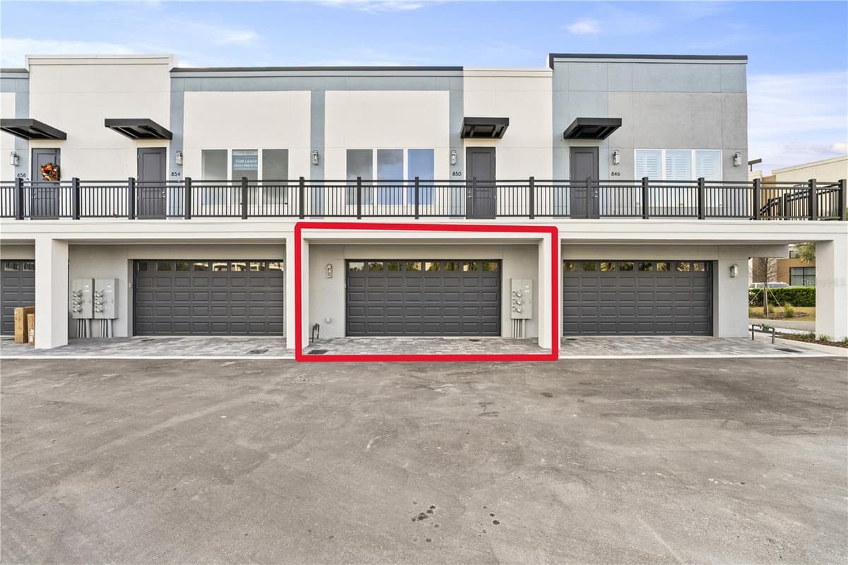336 CENTER LAKE LANE — photo 35 of 53