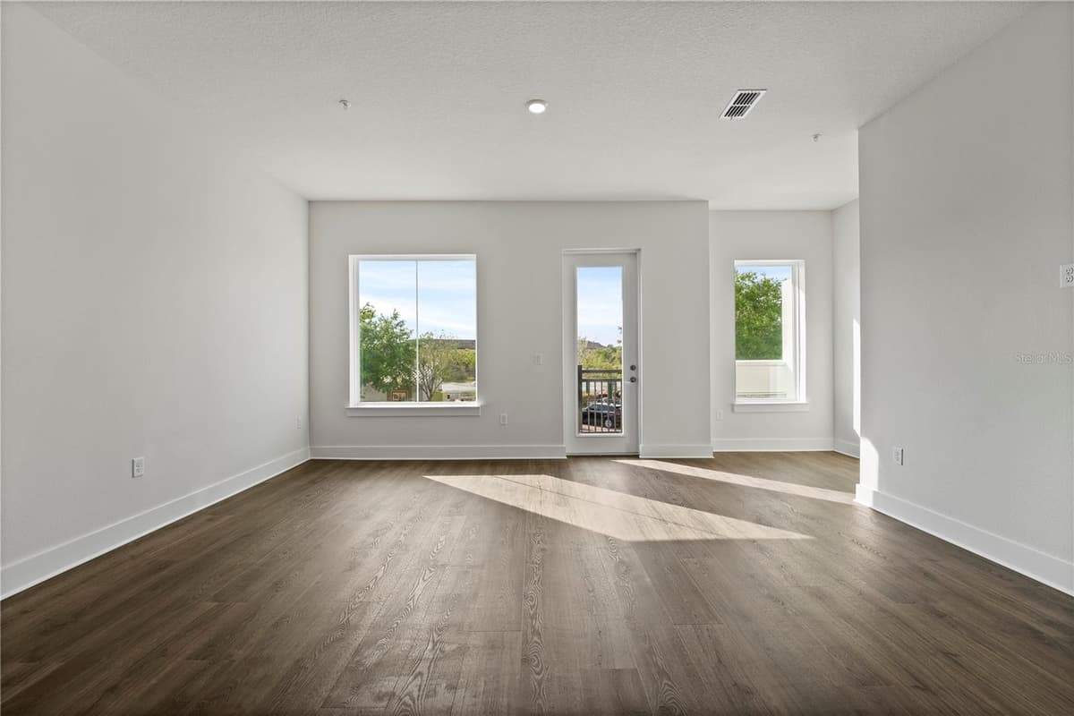 336 CENTER LAKE LANE — photo 21 of 53