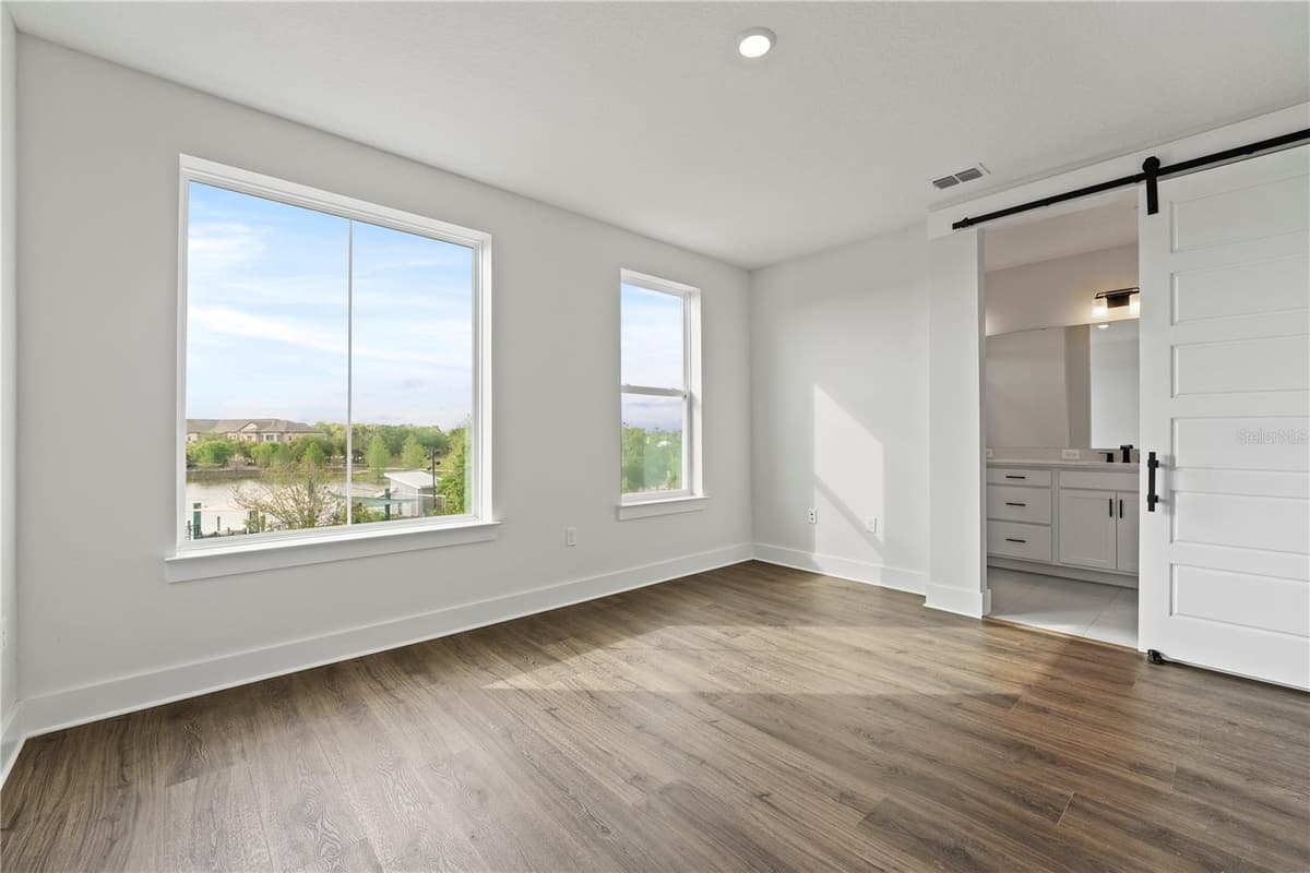 336 CENTER LAKE LANE — photo 25 of 53
