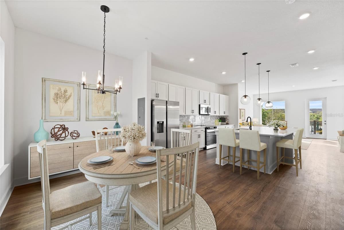 336 CENTER LAKE LANE — photo 16 of 53