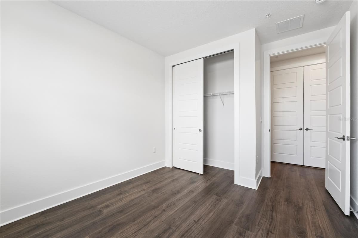 336 CENTER LAKE LANE — photo 31 of 53