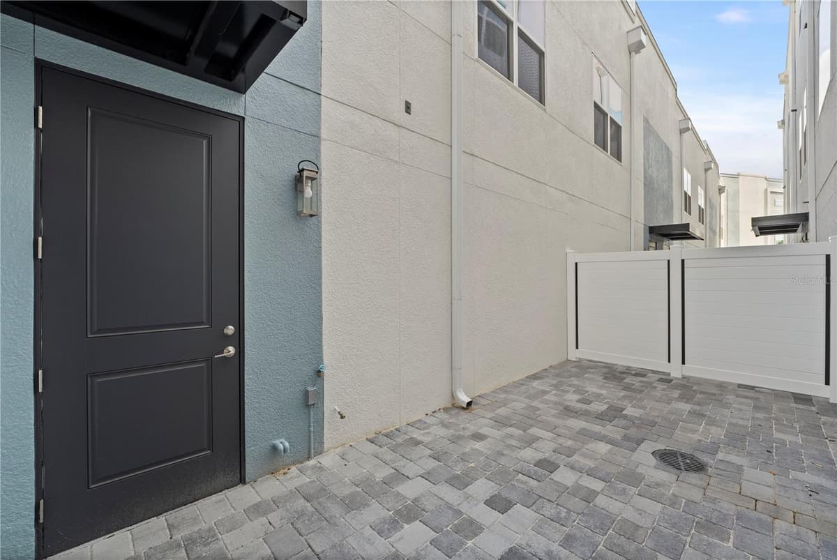 336 CENTER LAKE LANE — photo 37 of 53