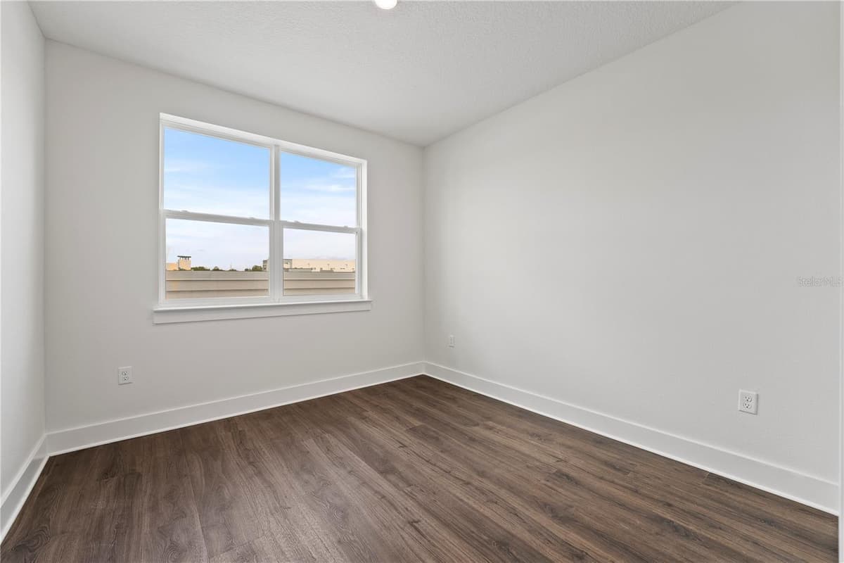 336 CENTER LAKE LANE — photo 30 of 53