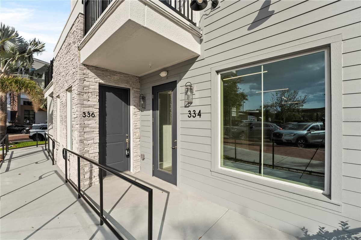 336 CENTER LAKE LANE — photo 5 of 53