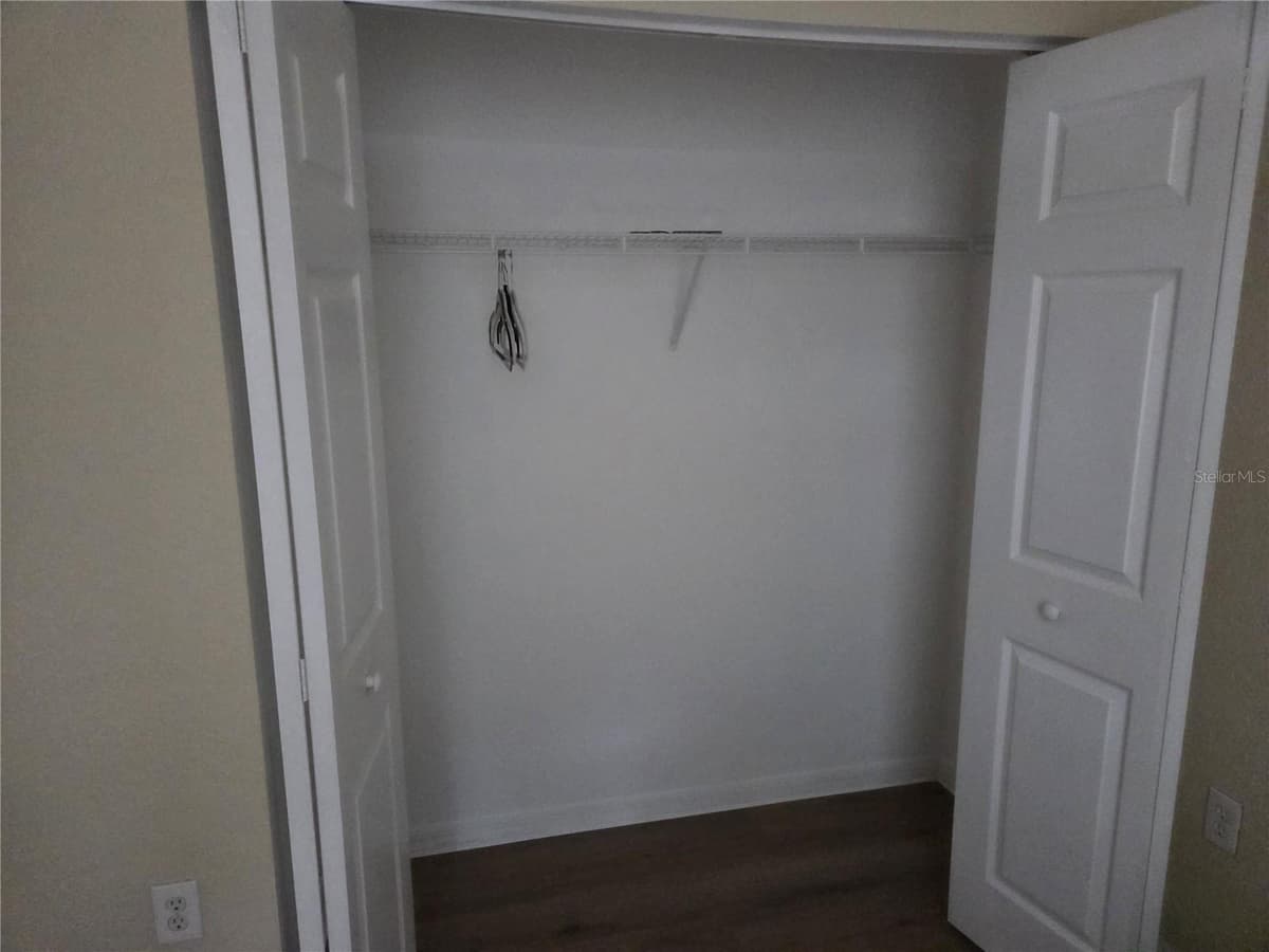 858 GRAND REGENCY POINT — photo 18 of 27