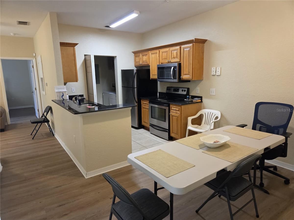 858 GRAND REGENCY POINT — photo 4 of 27