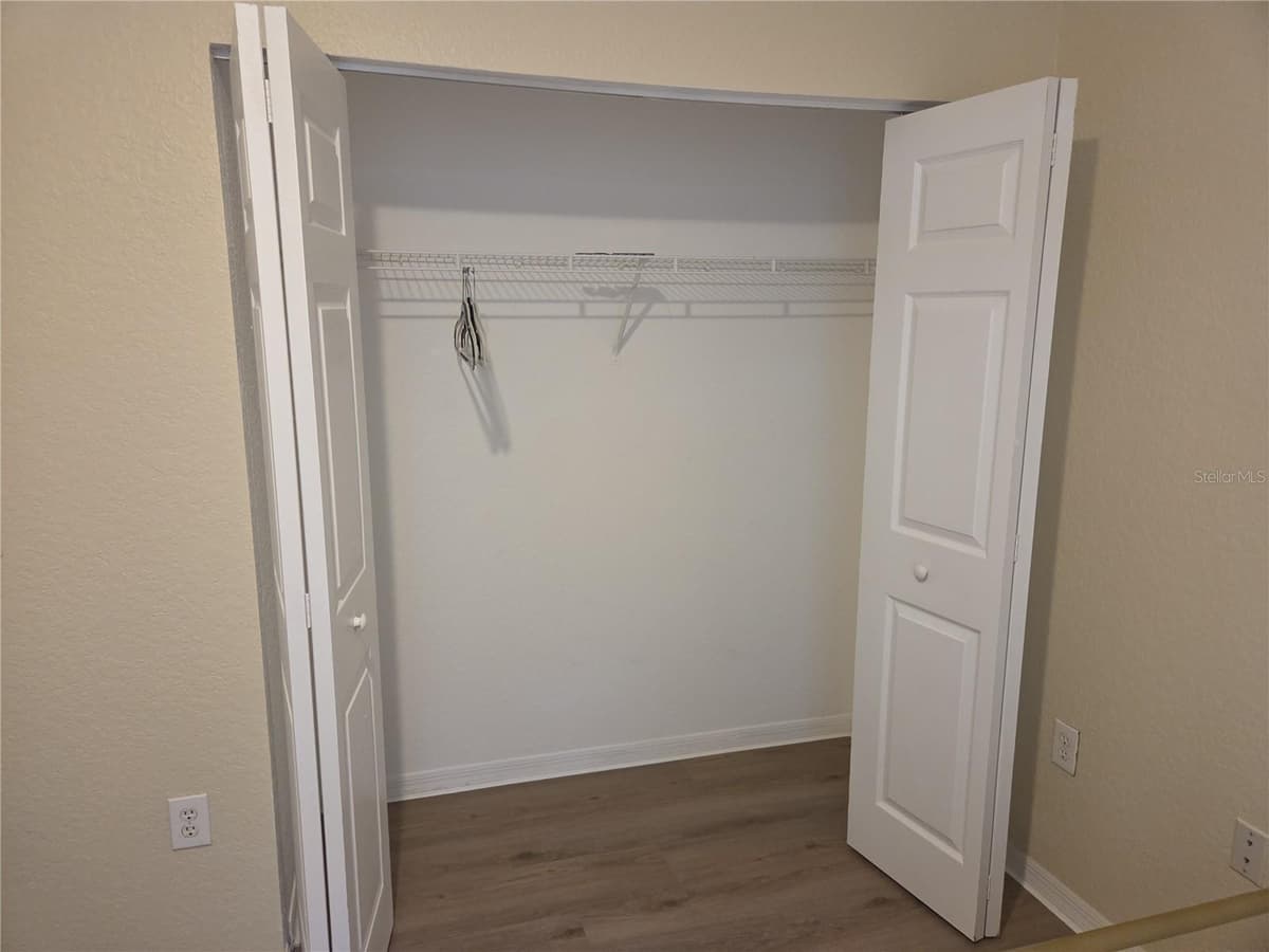 858 GRAND REGENCY POINT — photo 13 of 27