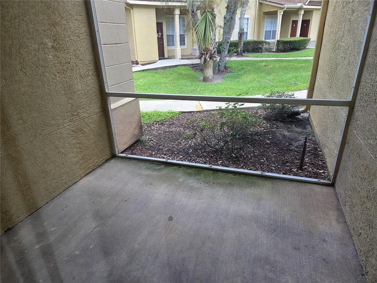 858 GRAND REGENCY POINT — photo 7 of 27