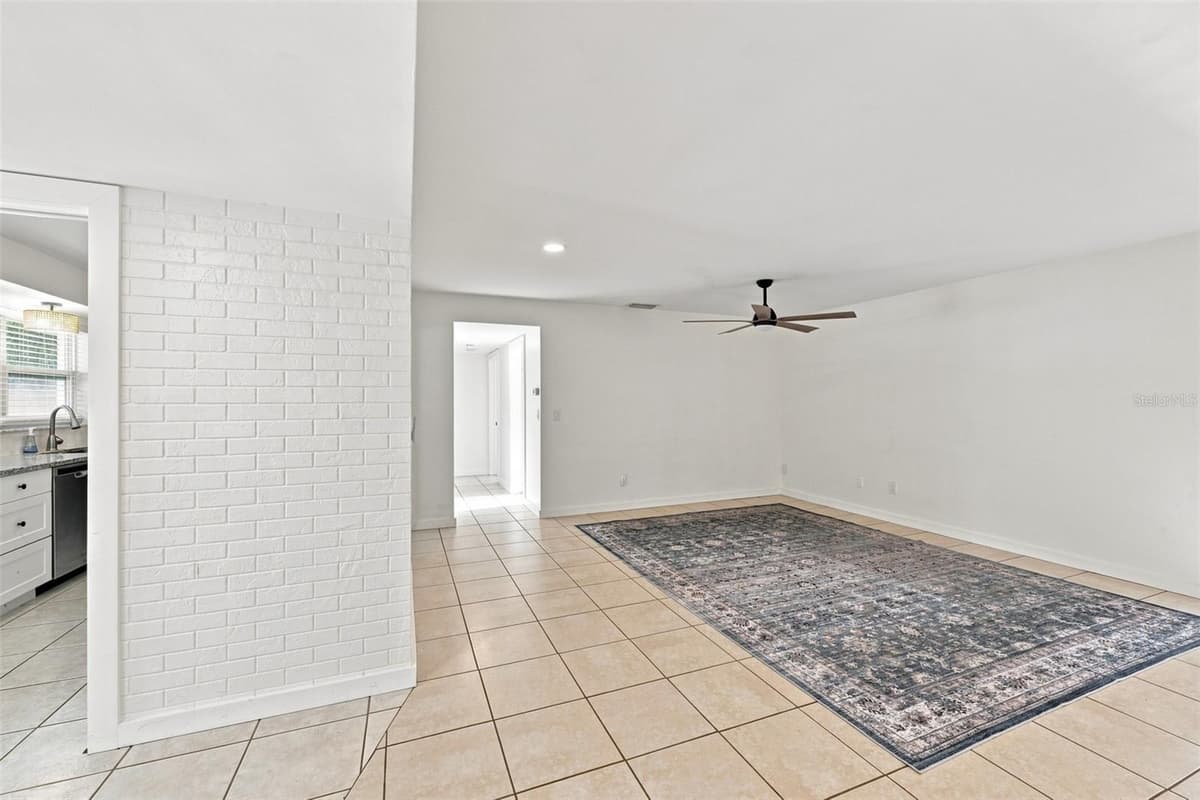 12999 INDIAN ROCKS ROAD — photo 17 of 54