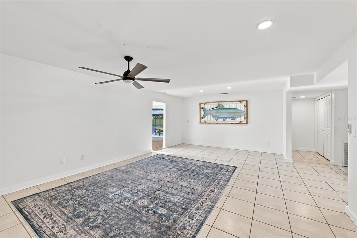 12999 INDIAN ROCKS ROAD — photo 13 of 54
