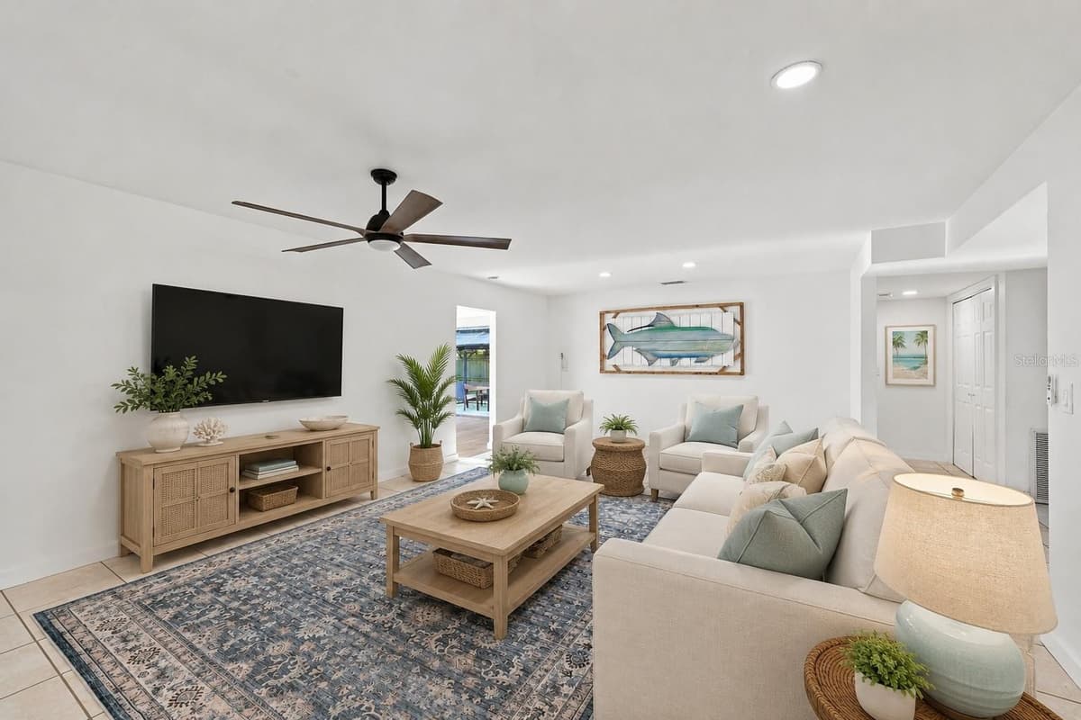 12999 INDIAN ROCKS ROAD — photo 12 of 54
