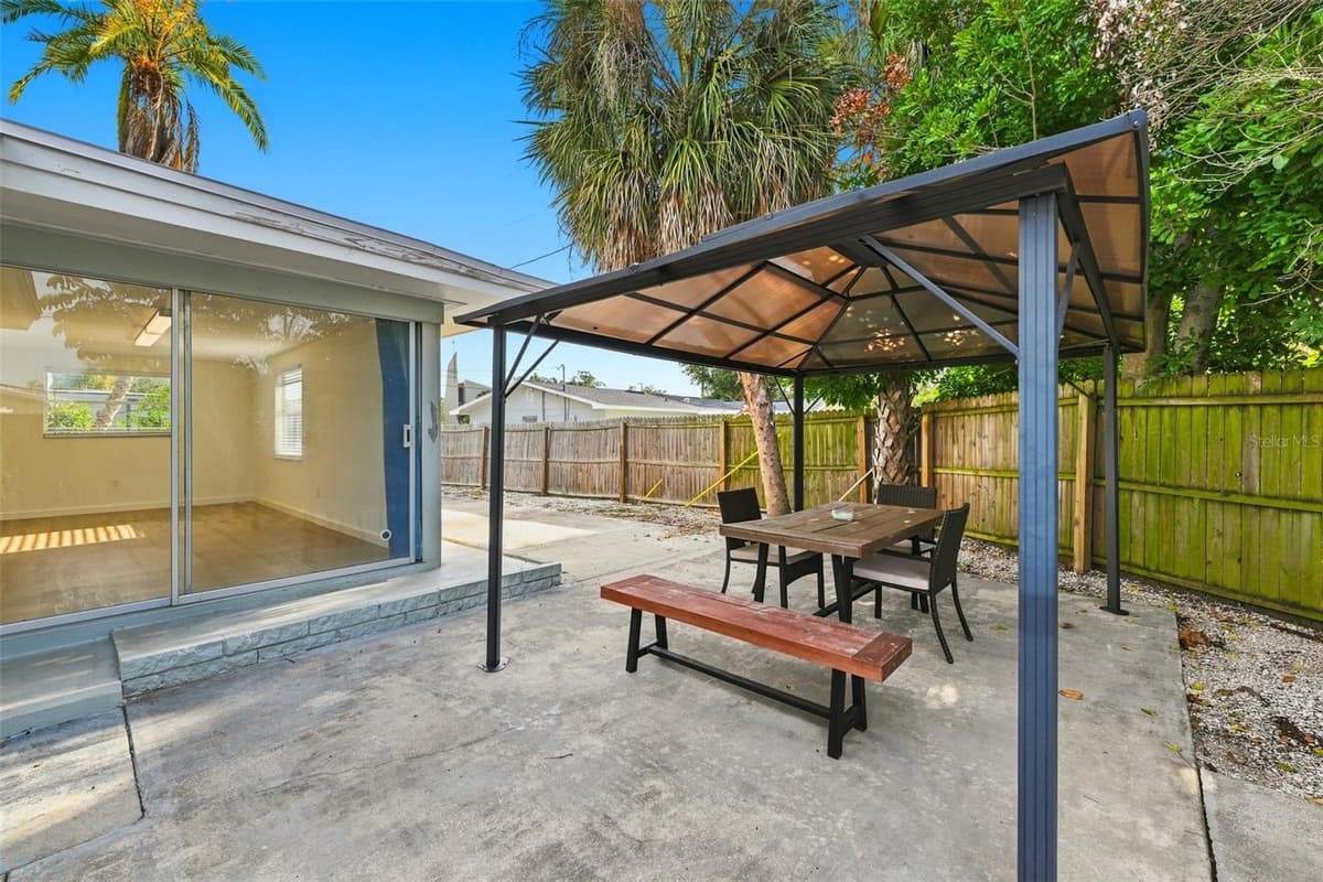 12999 INDIAN ROCKS ROAD — photo 47 of 54