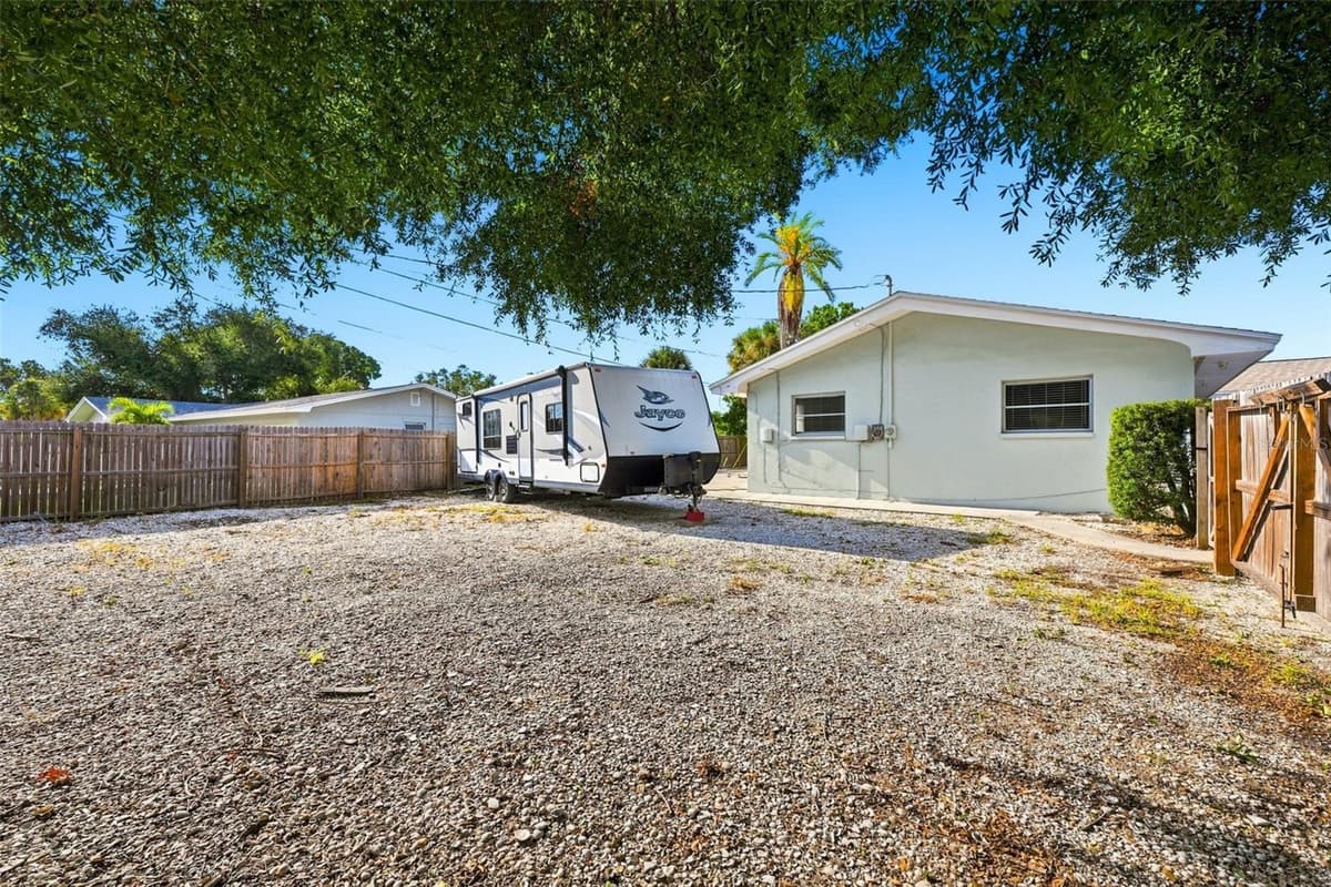 12999 INDIAN ROCKS ROAD — photo 51 of 54