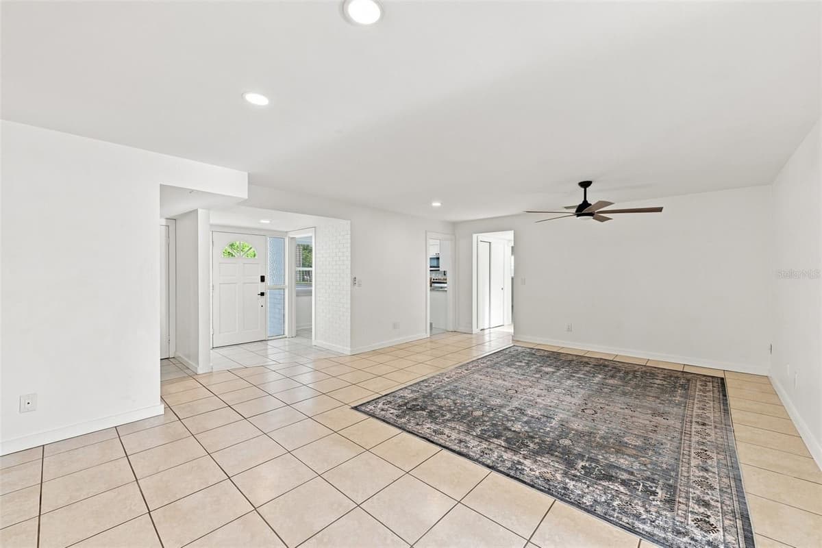 12999 INDIAN ROCKS ROAD — photo 14 of 54