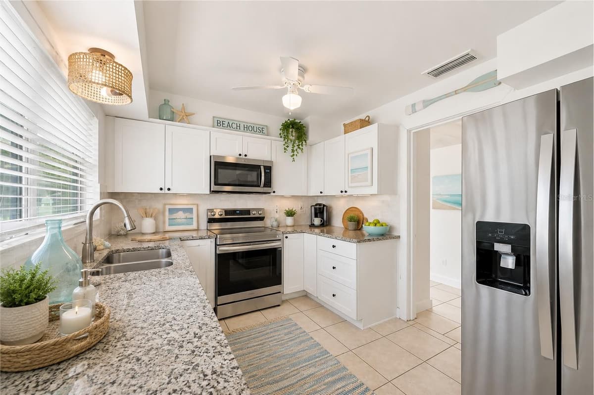 12999 INDIAN ROCKS ROAD — photo 18 of 54