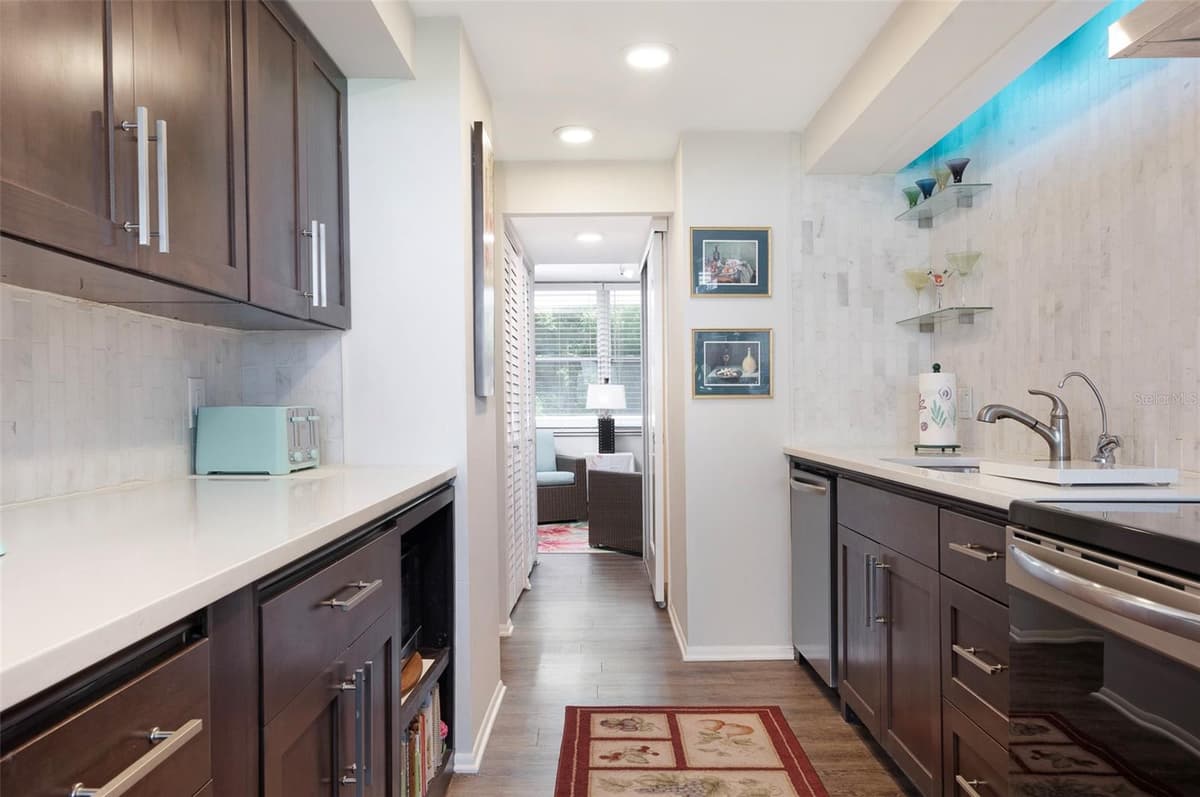 4720 LOCUST STREET — photo 14 of 40