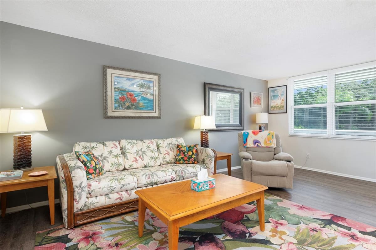 4720 LOCUST STREET — photo 12 of 40