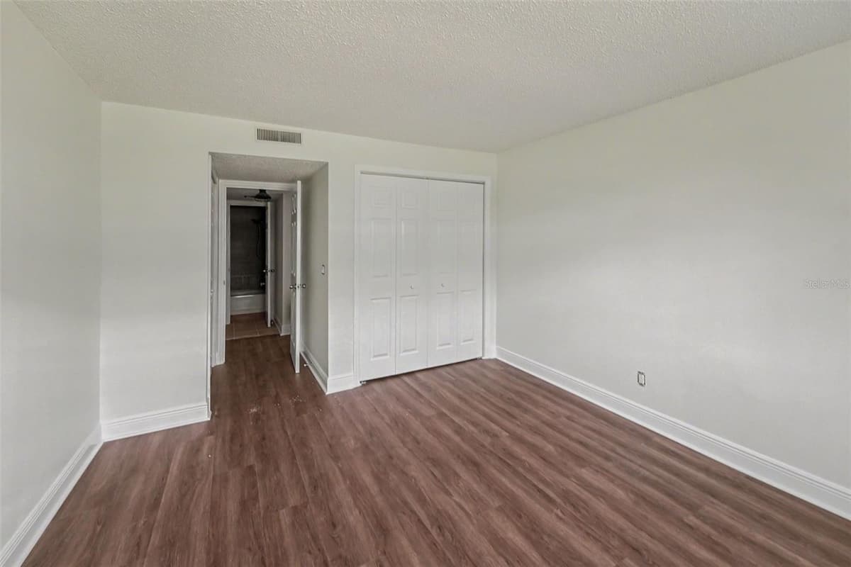 200 COUNTRYCLUB DRIVE — photo 14 of 34