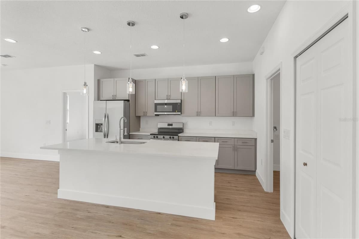 490 CAROLINA AVENUE — photo 12 of 36