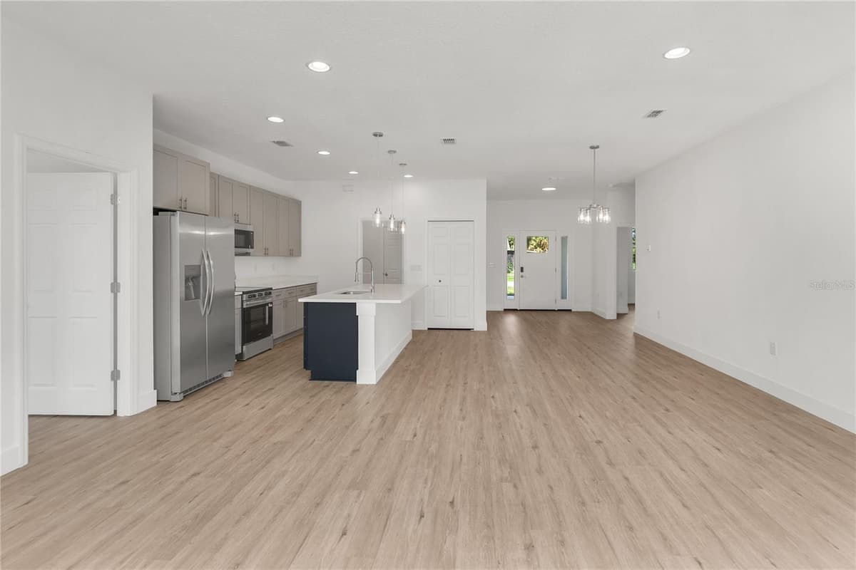 490 CAROLINA AVENUE — photo 10 of 36