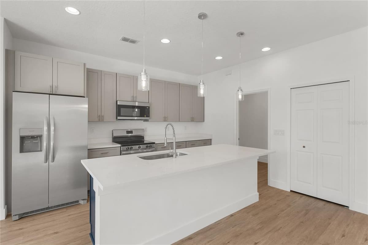 490 CAROLINA AVENUE — photo 11 of 36