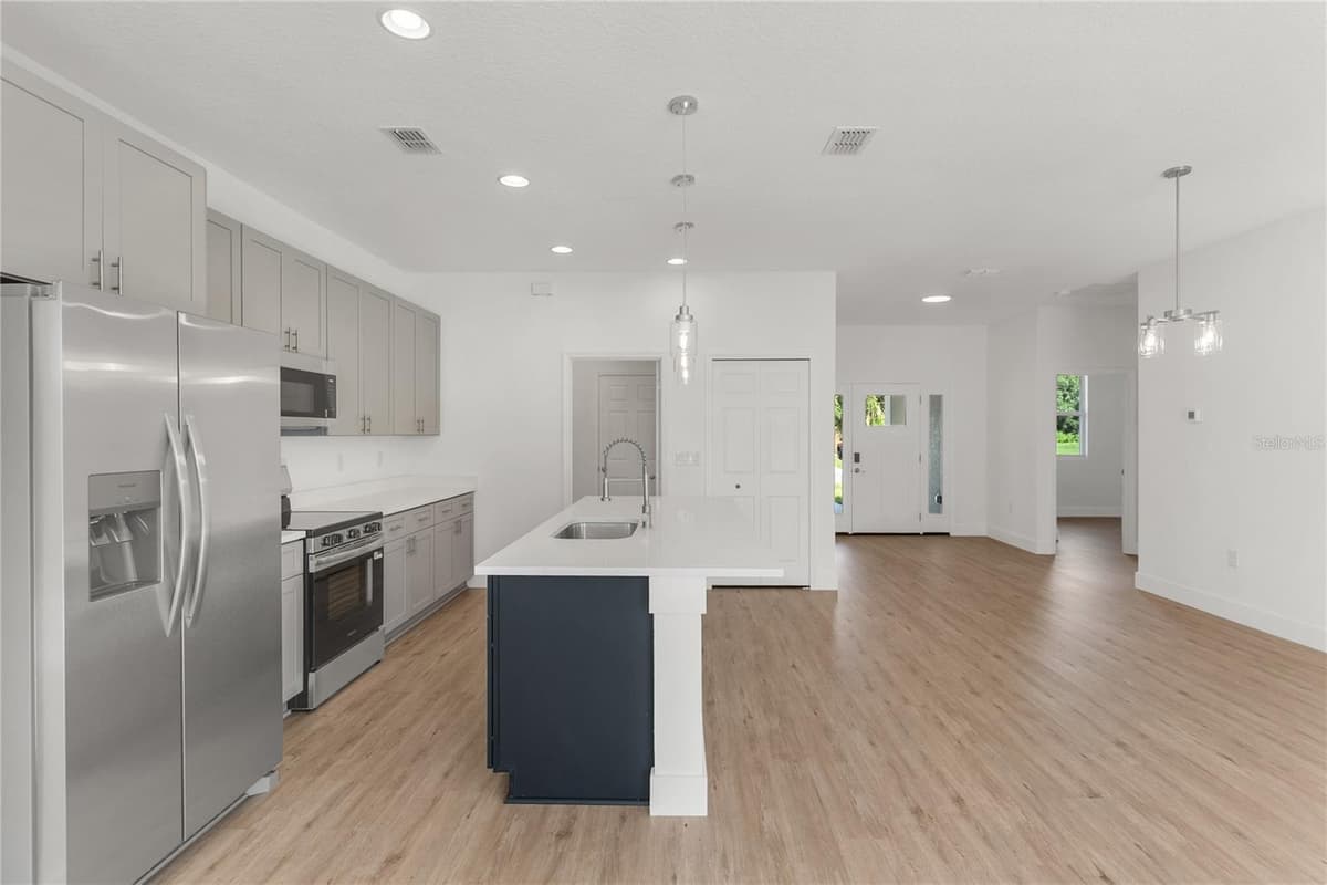 490 CAROLINA AVENUE — photo 16 of 36