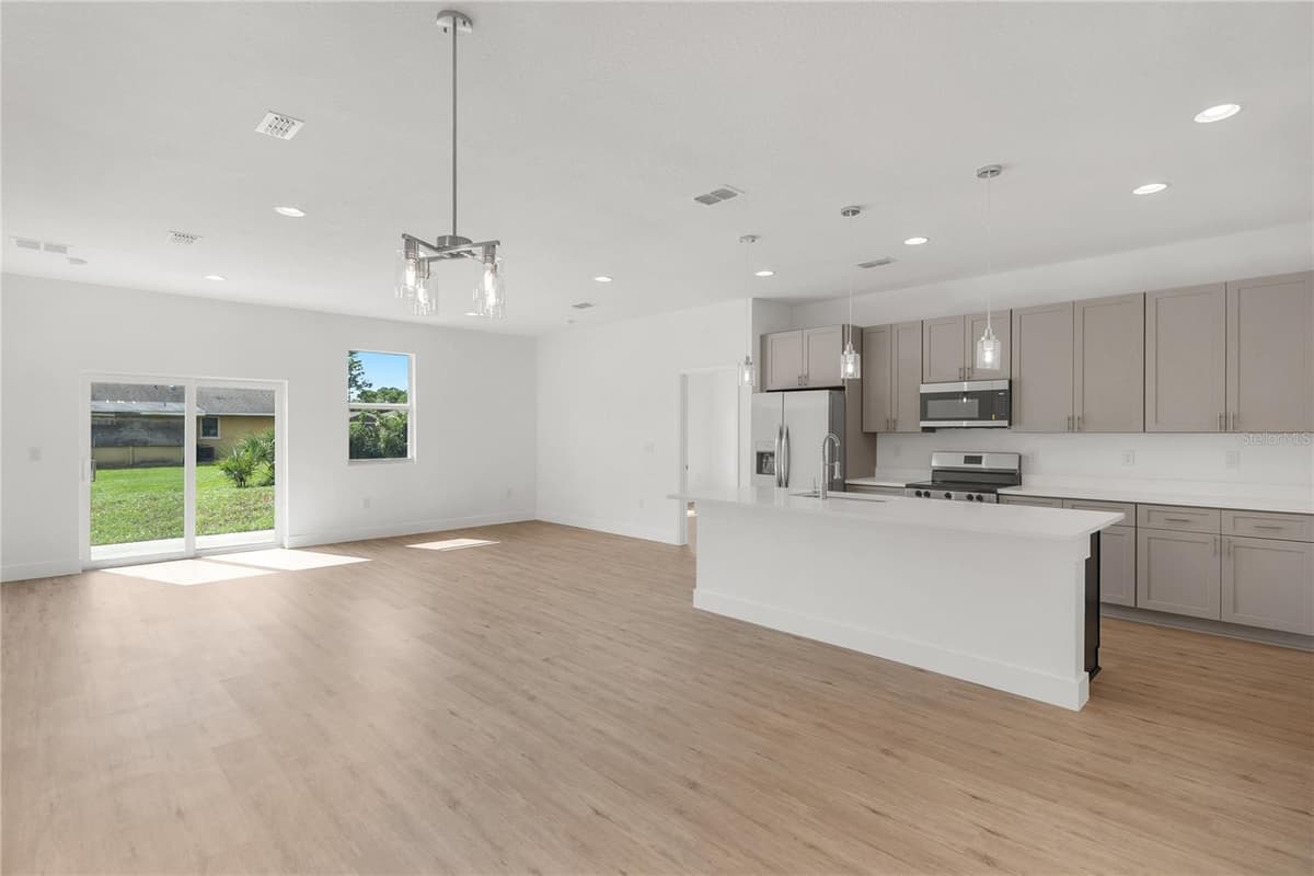 490 CAROLINA AVENUE — photo 9 of 36