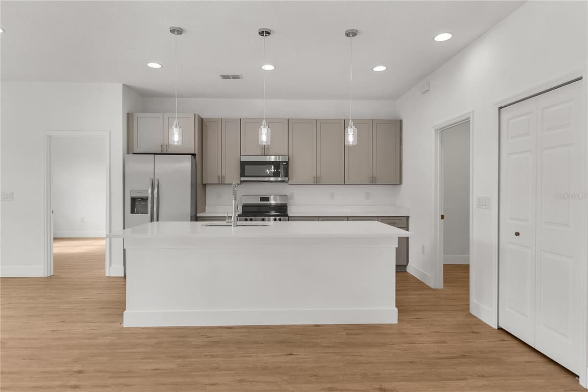 490 CAROLINA AVENUE — photo 13 of 36