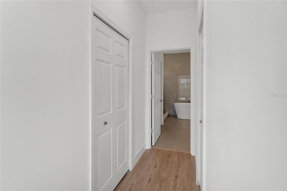 490 CAROLINA AVENUE — photo 20 of 36
