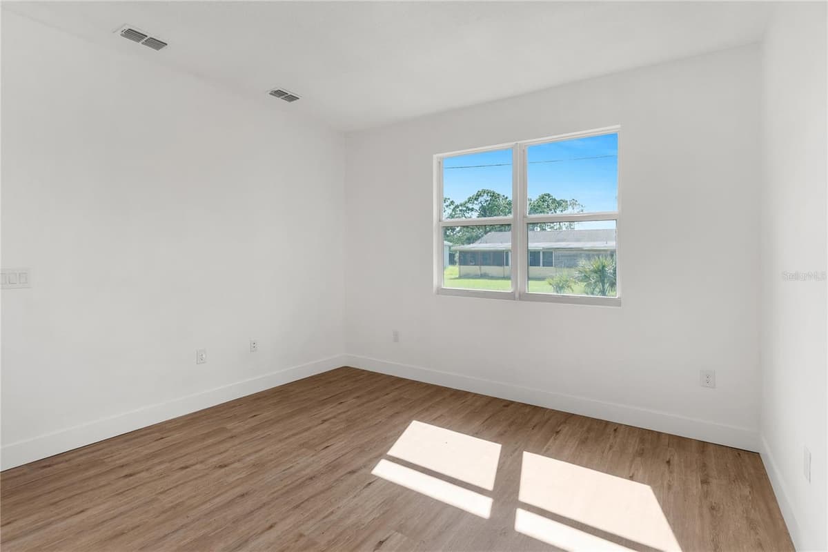 490 CAROLINA AVENUE — photo 19 of 36