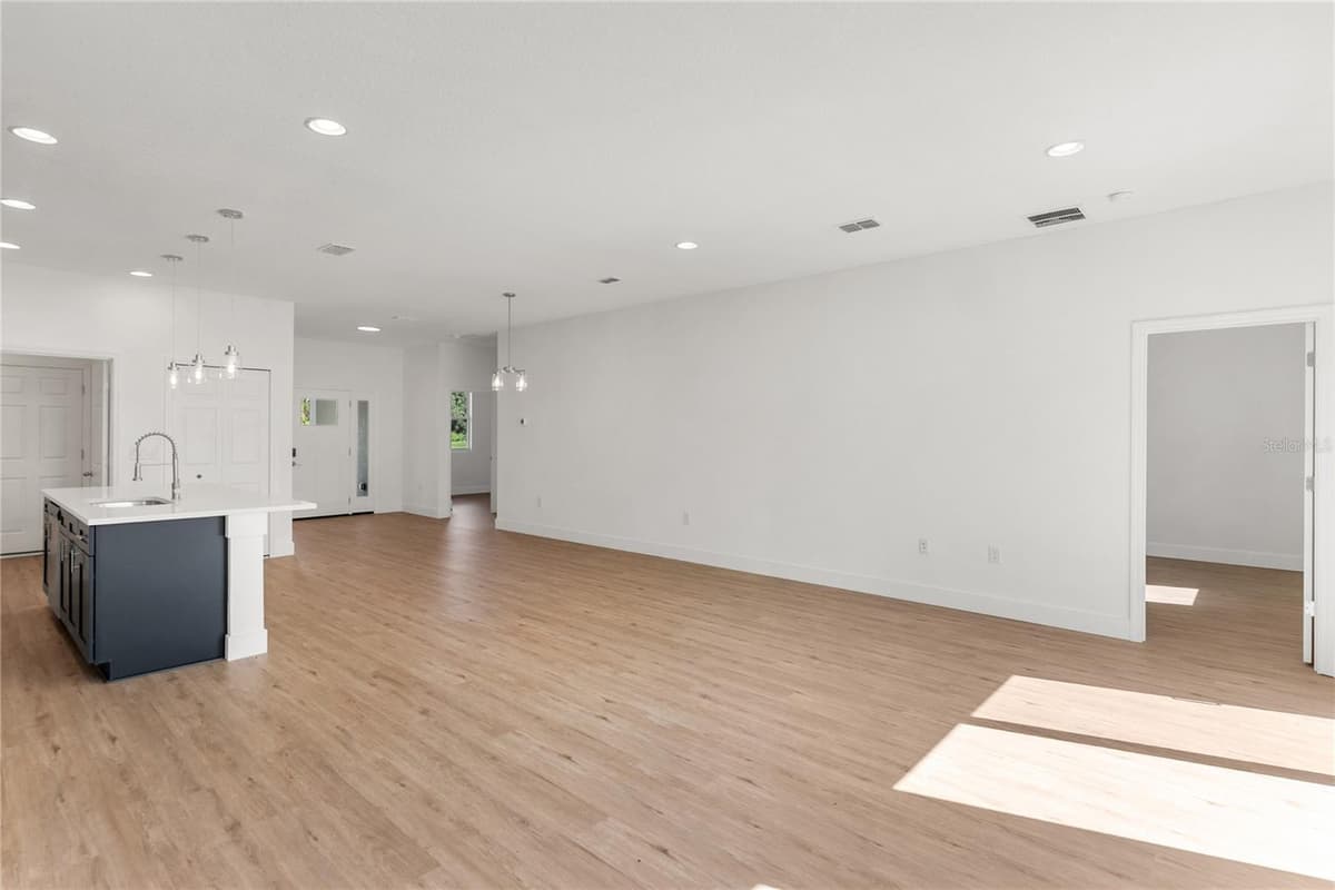 490 CAROLINA AVENUE — photo 7 of 36
