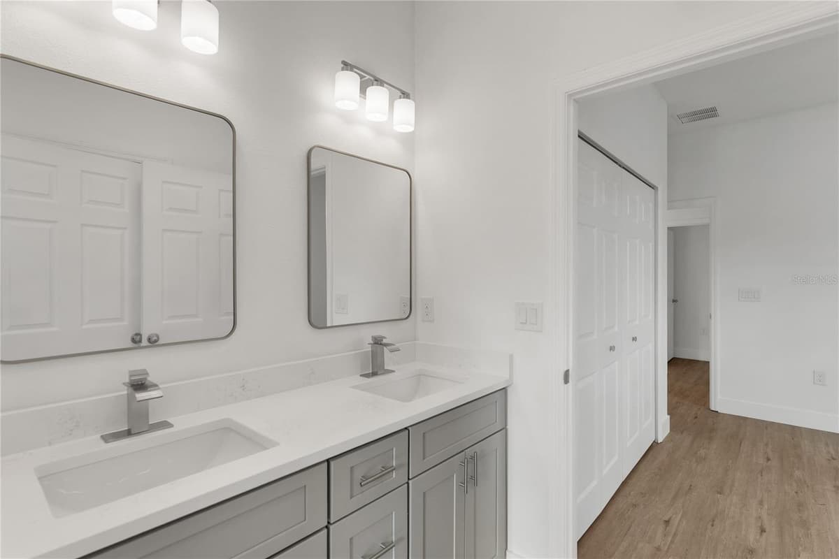 490 CAROLINA AVENUE — photo 26 of 36