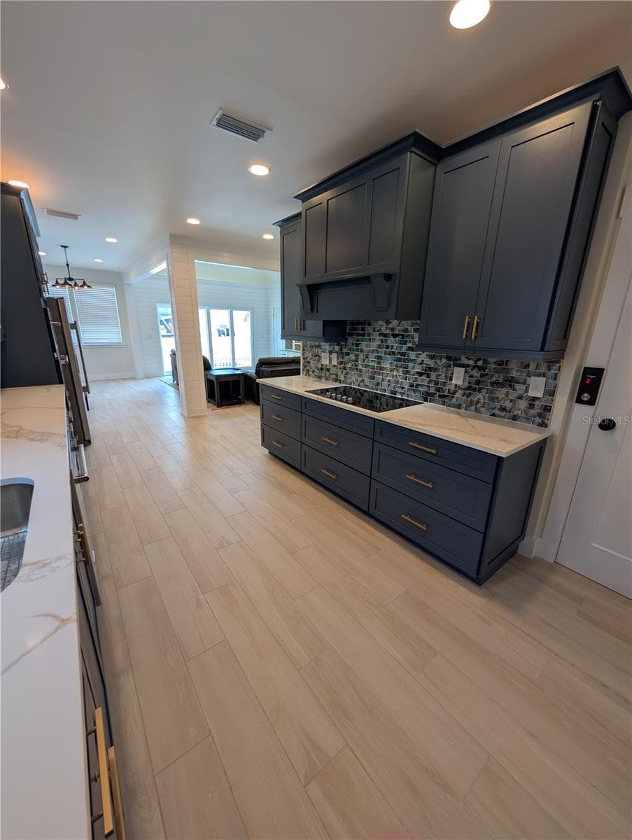 414 JESSAMINE BOULEVARD — photo 7 of 43