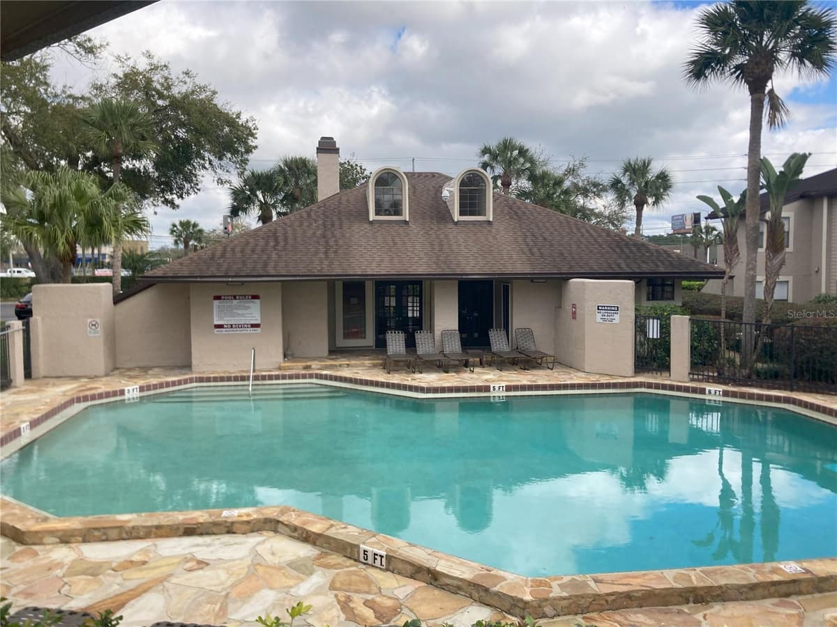 2918 ANTIQUE OAKS CIRCLE — photo 19 of 21