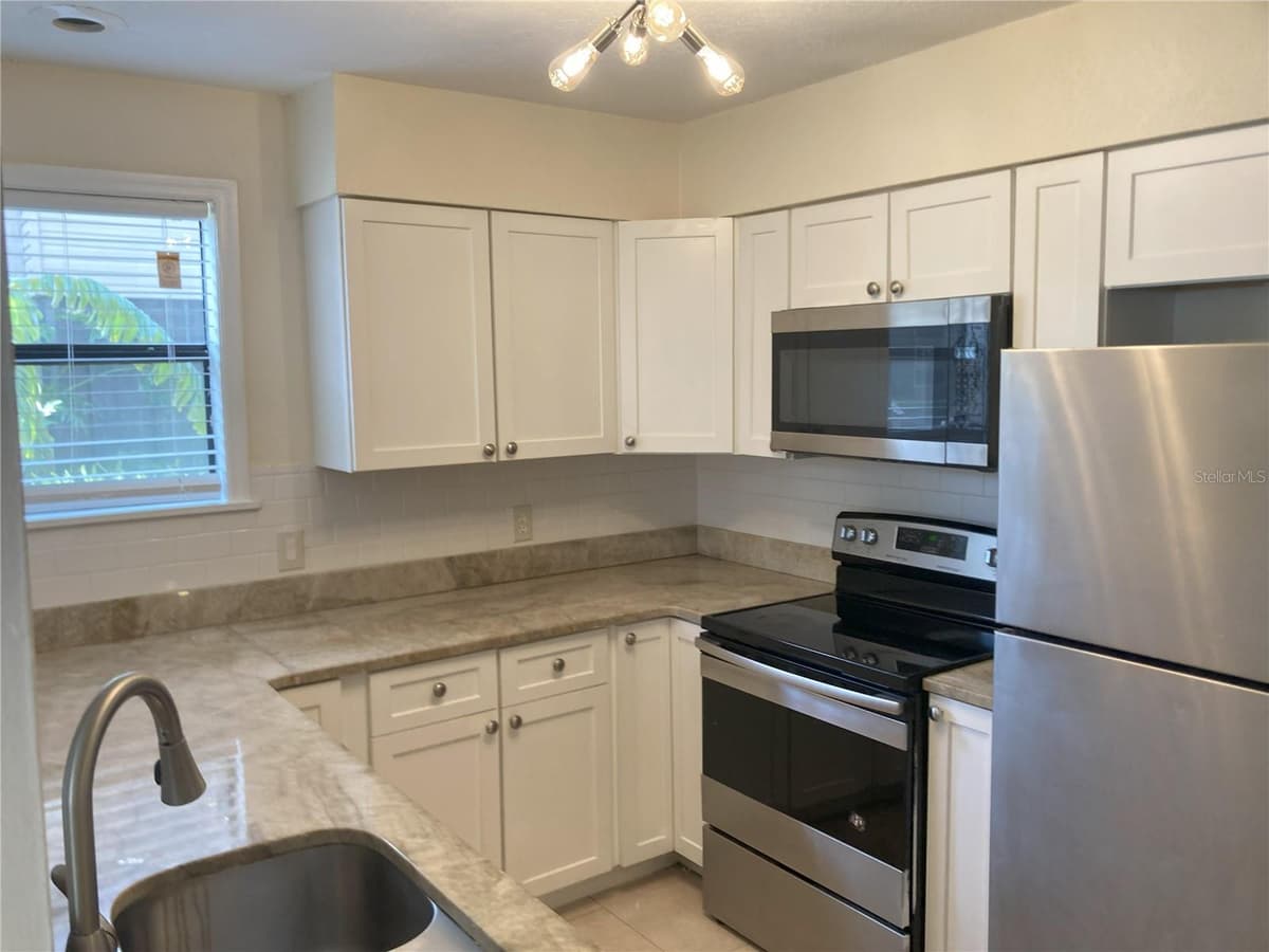 2918 ANTIQUE OAKS CIRCLE — photo 6 of 21