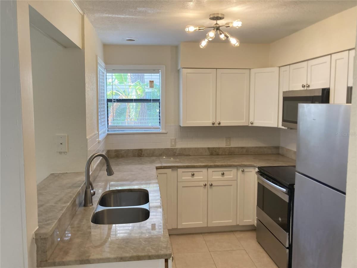 2918 ANTIQUE OAKS CIRCLE — photo 5 of 21