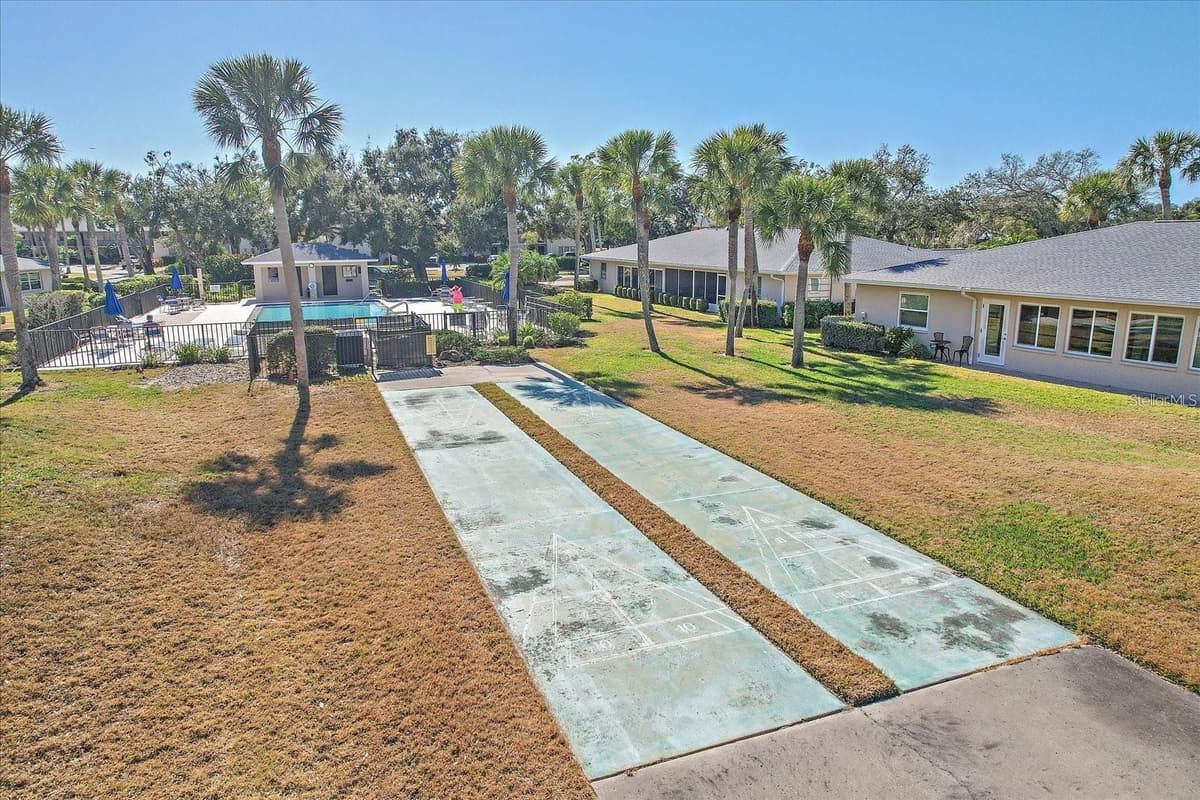 6948 COUNTRY CLUB DRIVE — photo 26 of 28