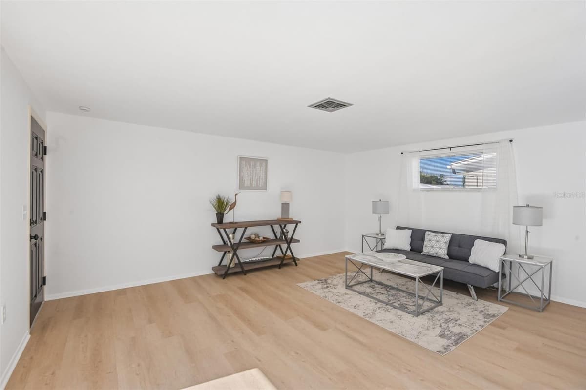 5137 MANOR DRIVE — photo 17 of 34
