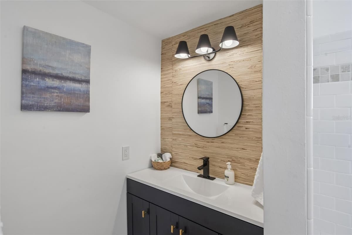 5137 MANOR DRIVE — photo 25 of 34