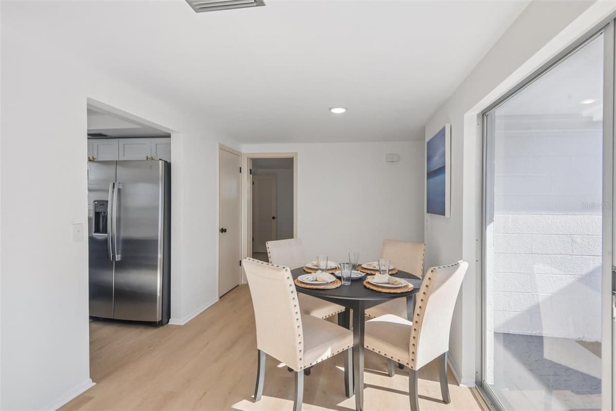5137 MANOR DRIVE — photo 19 of 34