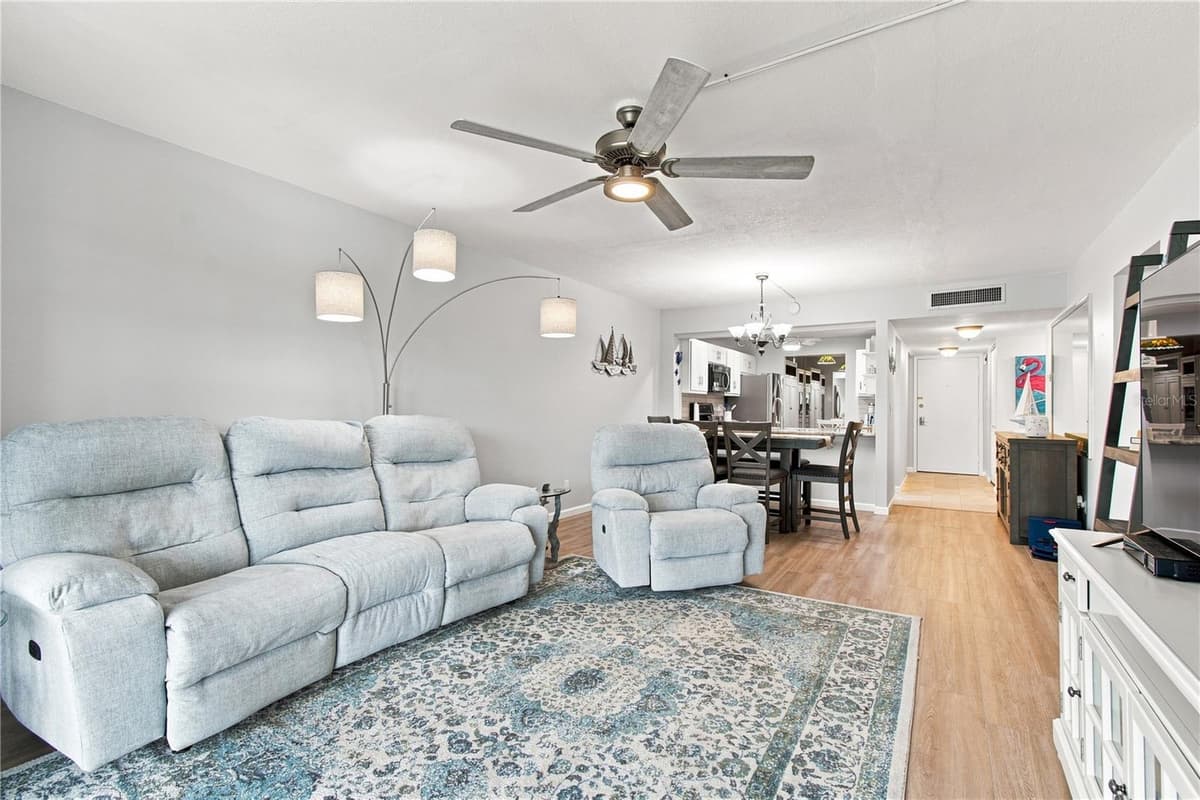 14130 ROSEMARY LANE — photo 8 of 61