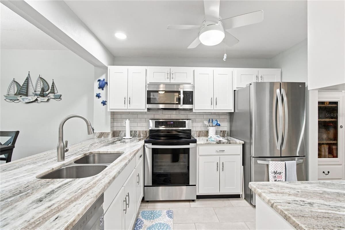 14130 ROSEMARY LANE — photo 4 of 61