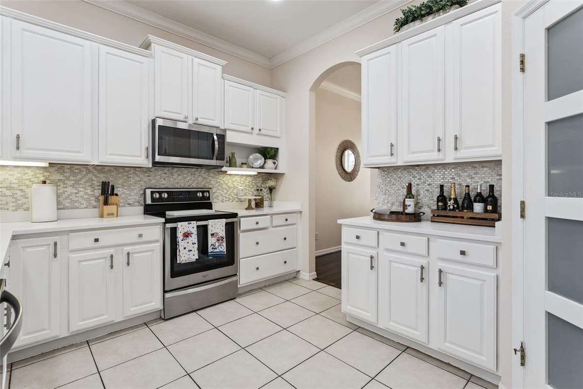 116 AVERY LAKE DRIVE — photo 10 of 47
