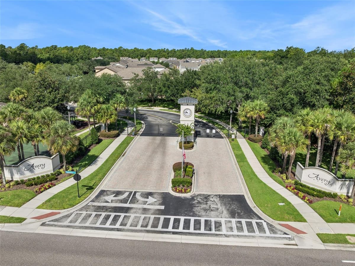 116 AVERY LAKE DRIVE — photo 40 of 47